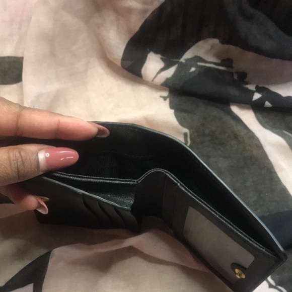 Michael Kors Black bifold wallet - Picture 10 of 12